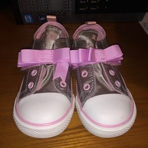 Girls adorable converse